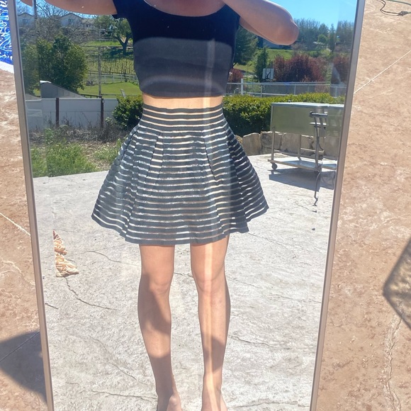 Super cute poofy skirt - Picture 2 of 7